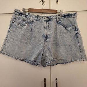 Wallflower Girlfriend High Rise Shorts